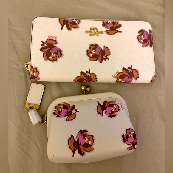 NWT! Coach 2 piece Accordian Wallet-kiss lock coin purse set- bag not included - Picture 1 of 8